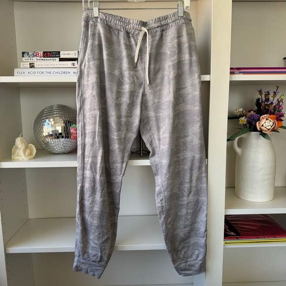 VUORI Dreamknit Performance Jogger Pants Pale Heather Camo - Picture 4 of 8